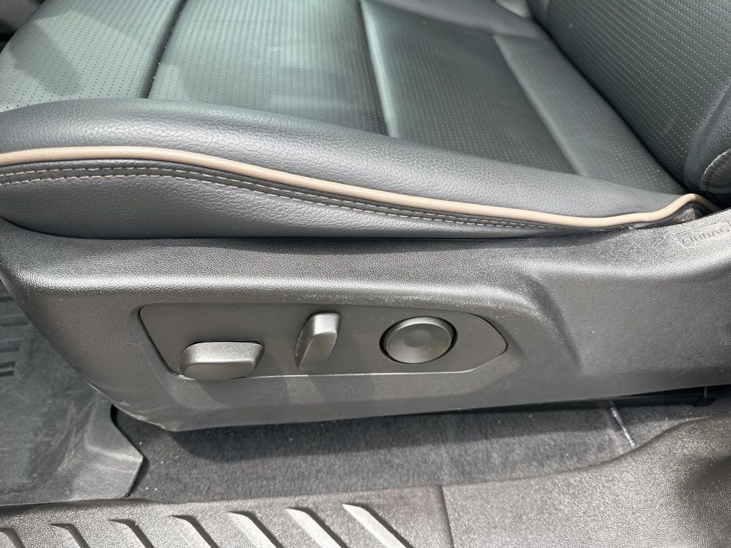 Used 2024 Silver GMC Denali image 11