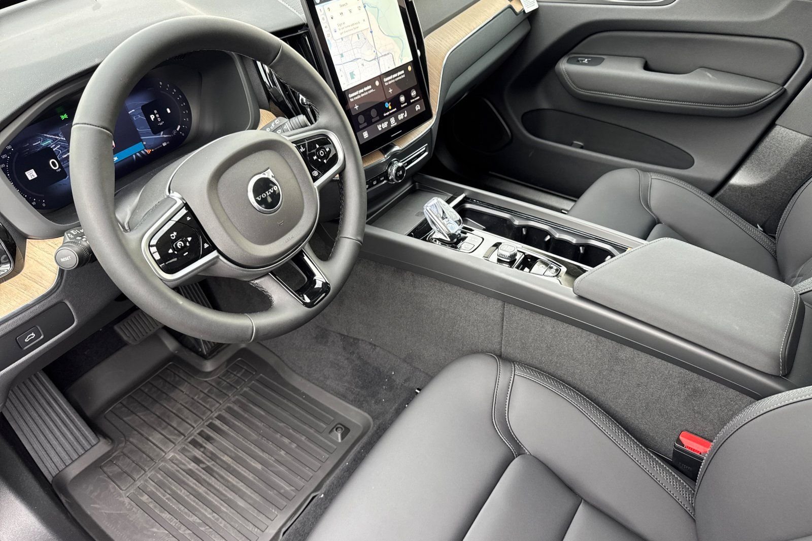 2026 Volvo XC60 Plus - Photo 9