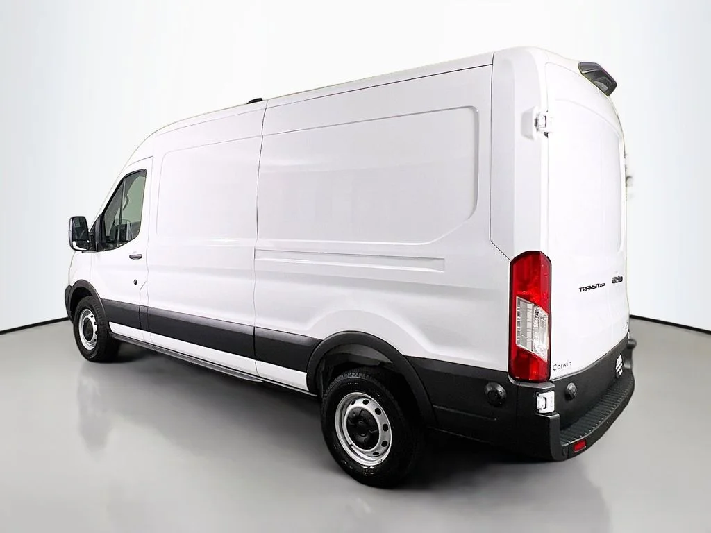 New 2026 Oxford White Ford Base image 9