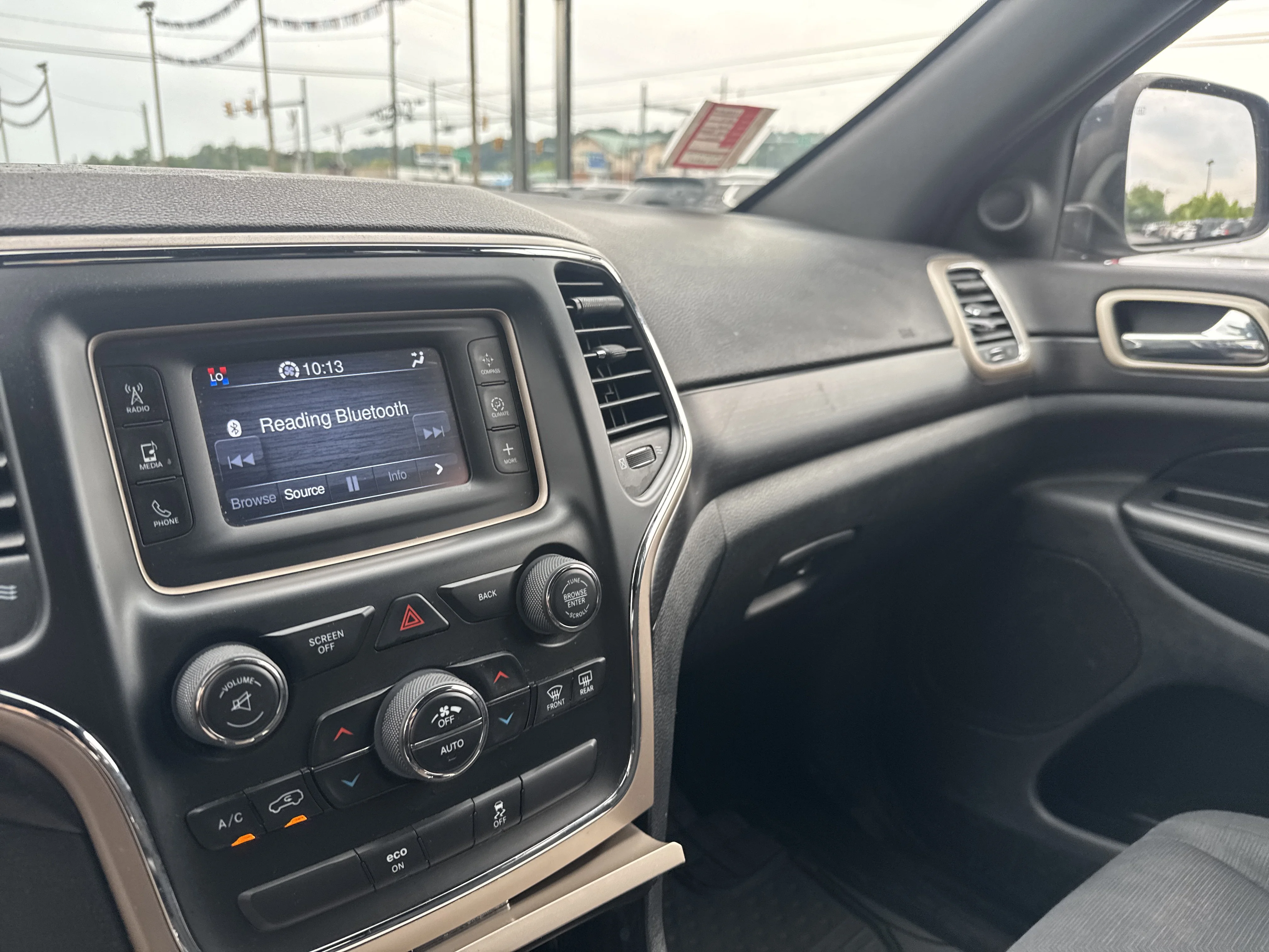 Used 2014 Maximum Steel Metallic Clearcoat Jeep Laredo image 22