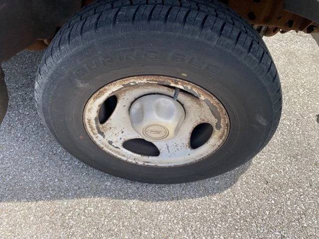 Used 1997 Black Ford  image 17
