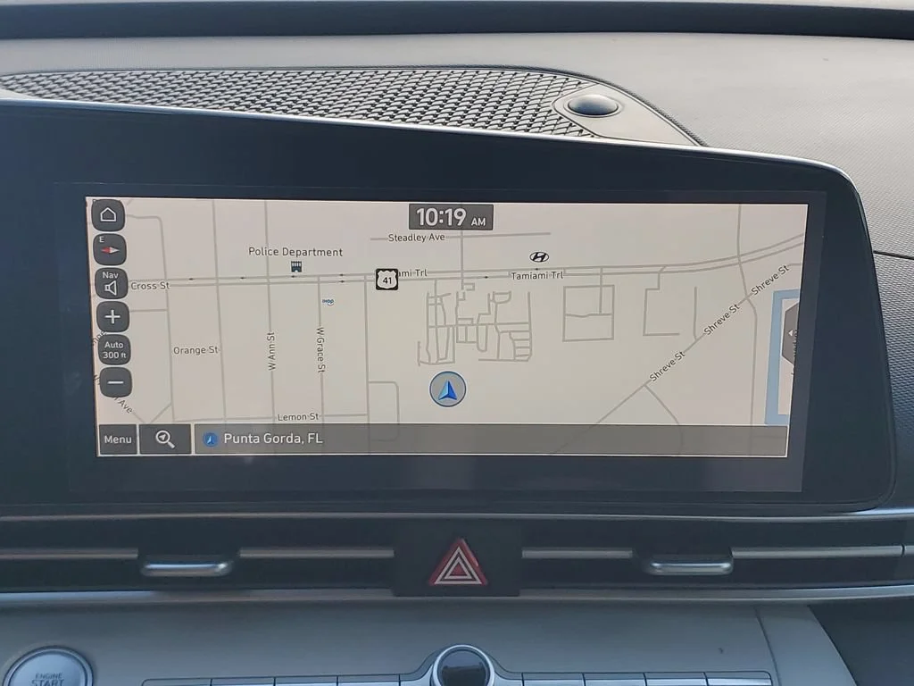 Used 2021 White Hyundai Limited image 19