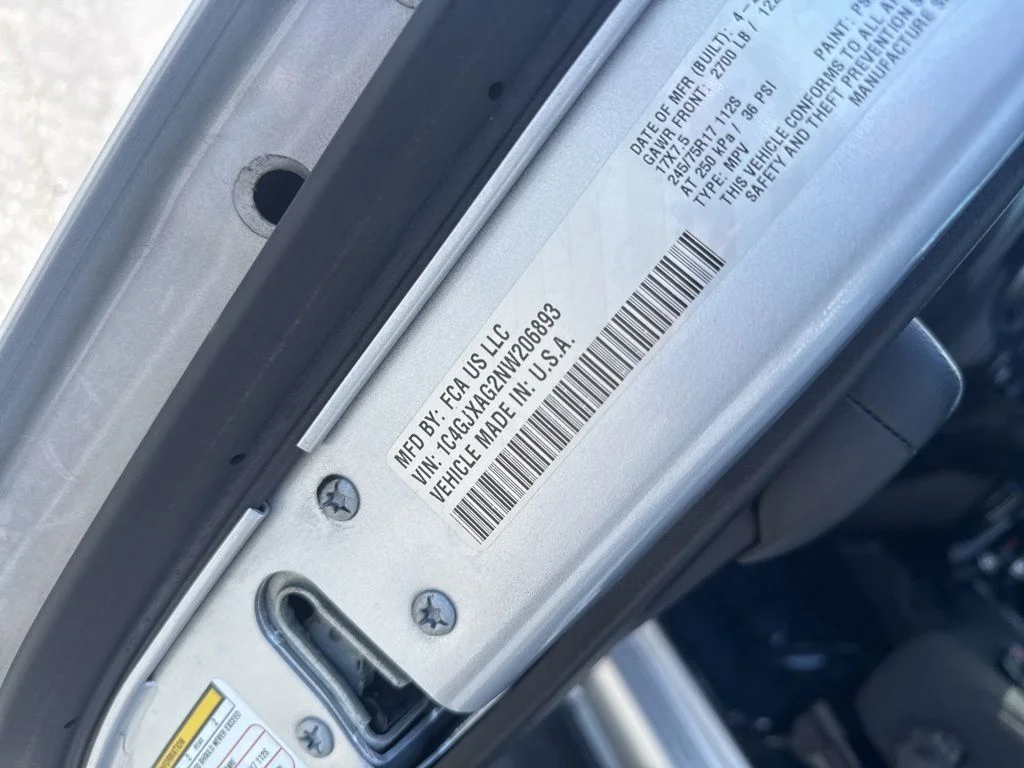Used 2022 Silver Jeep Sport S image 31