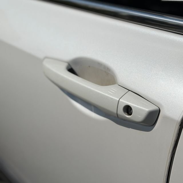 Used 2022 White Honda EX-L image 10