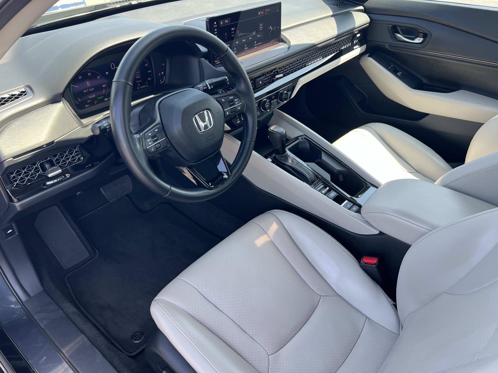 Used 2023 Meteorite Gray Metallic Honda EX-L image 5