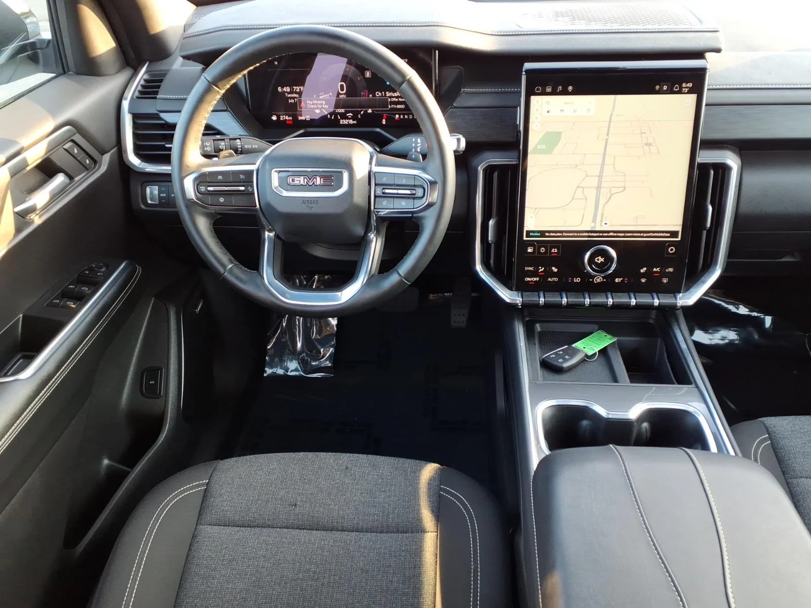 Used 2025 White GMC Elevation image 3