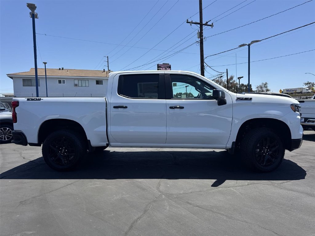 New 2026 Summit White Chevrolet LT Trail Boss image 4