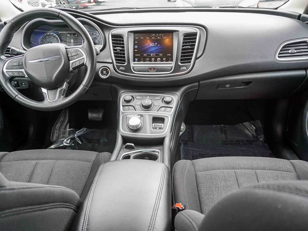 Used 2015 Silver Chrysler Limited image 15