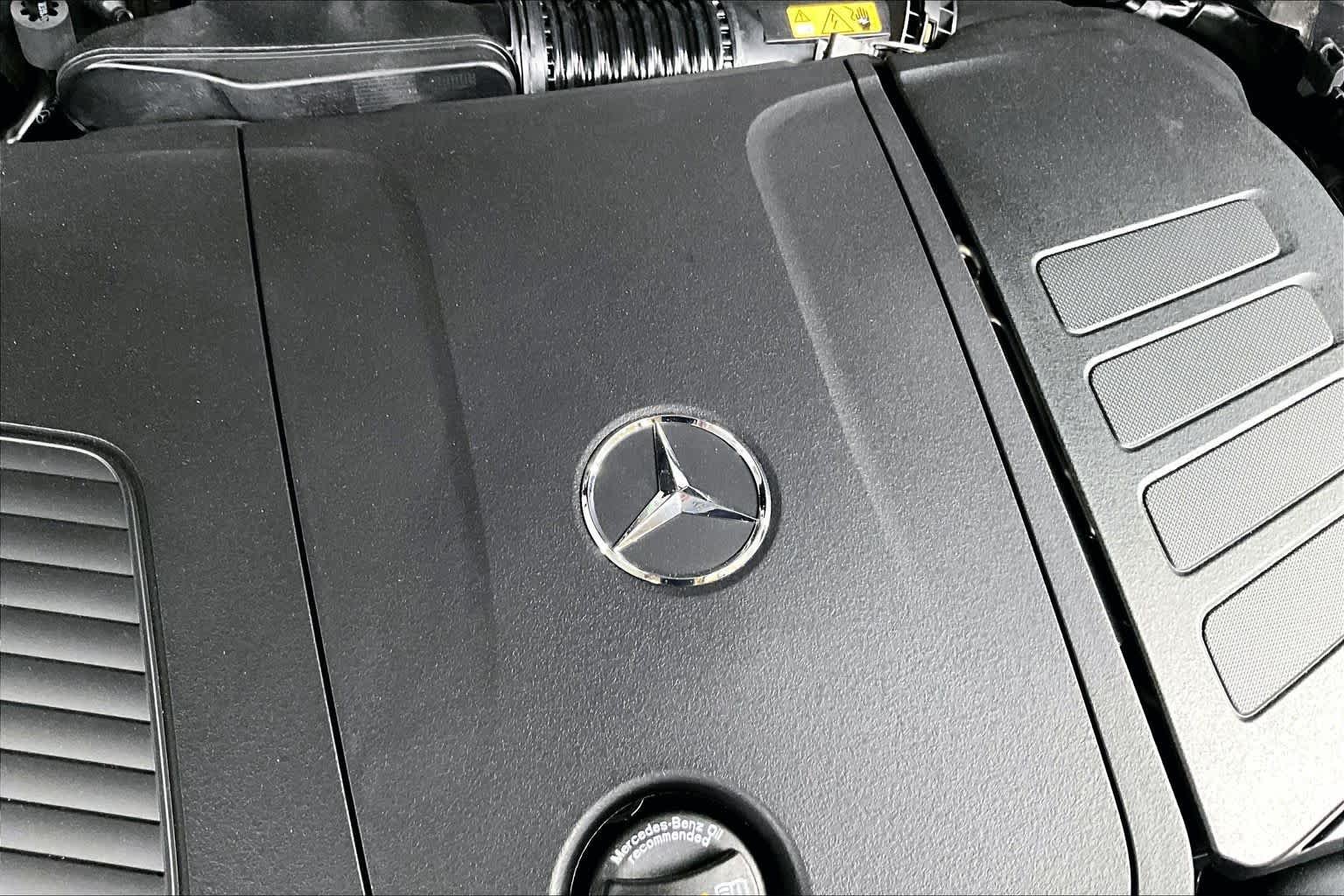 New 2026 MANUFAKTUR Graphite Grey Magno Mercedes-Benz GLC 300 image 16
