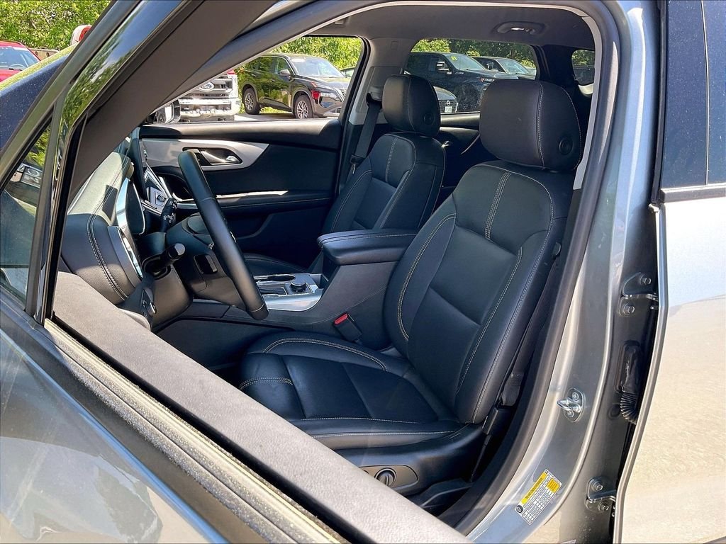 Used 2023 Gray Chevrolet LT image 9