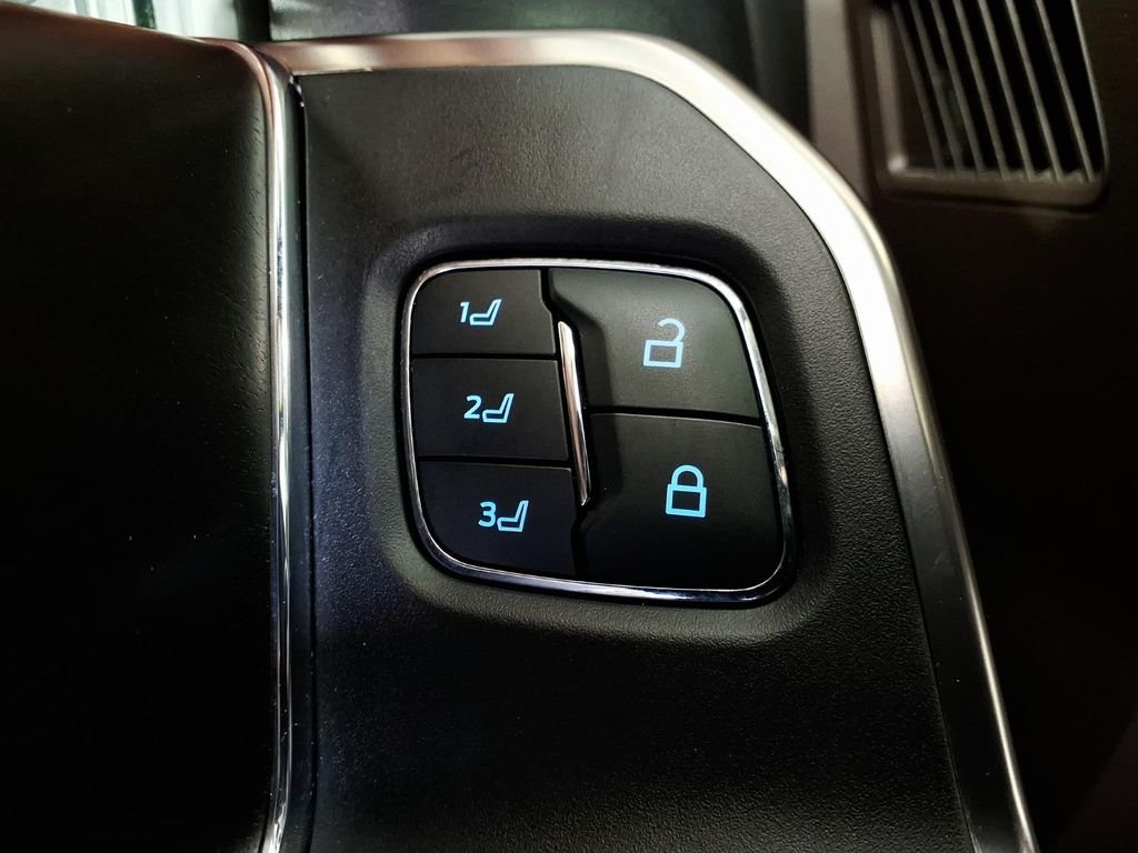 Used 2024  Ford King Ranch image 19