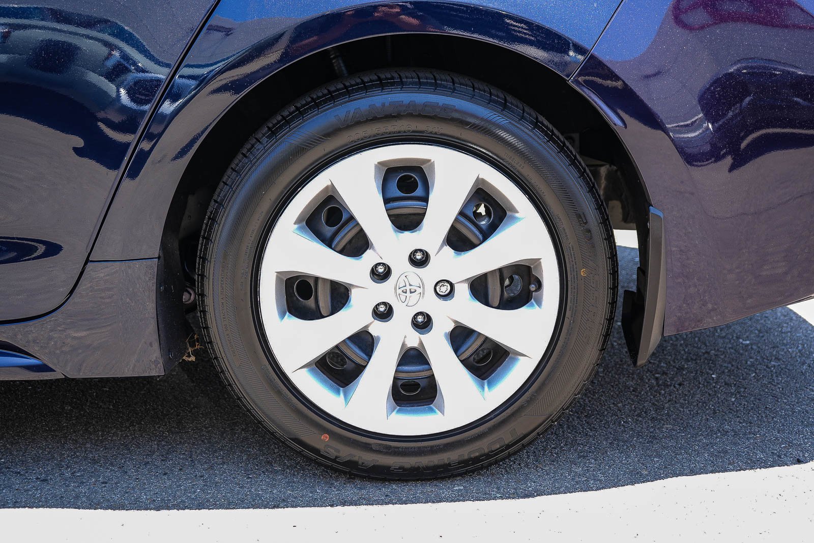 Used 2024 BLUEPRINT Toyota LE image 10