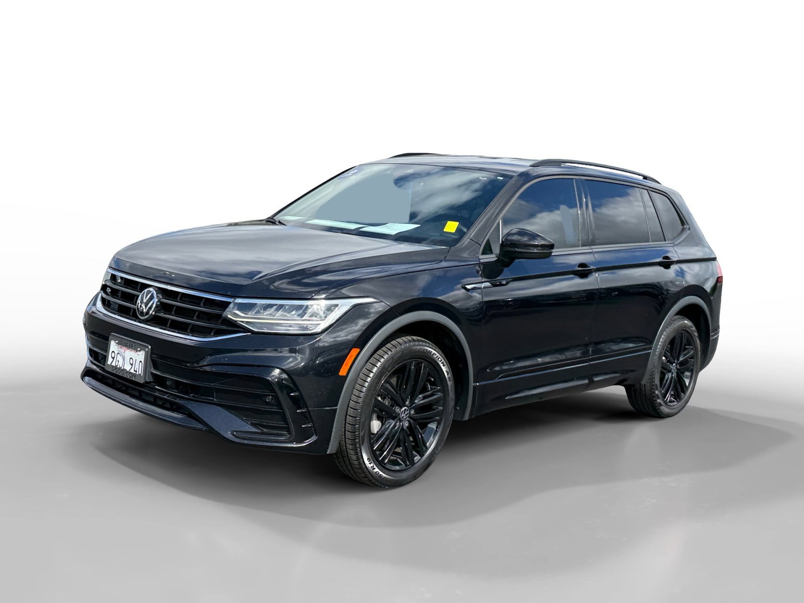 Certified Used 2022 Deep Black Pearl Volkswagen 2.0T SE R-Line Black image 1