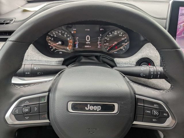 Used 2024 White Jeep Latitude image 30