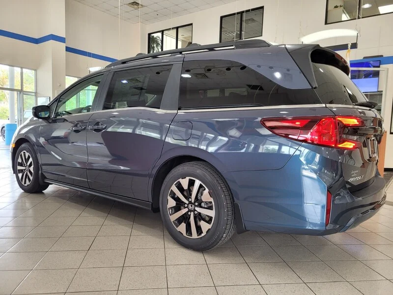 New 2026 Smoke Blue Pearl Honda EX-L AUTO image 6