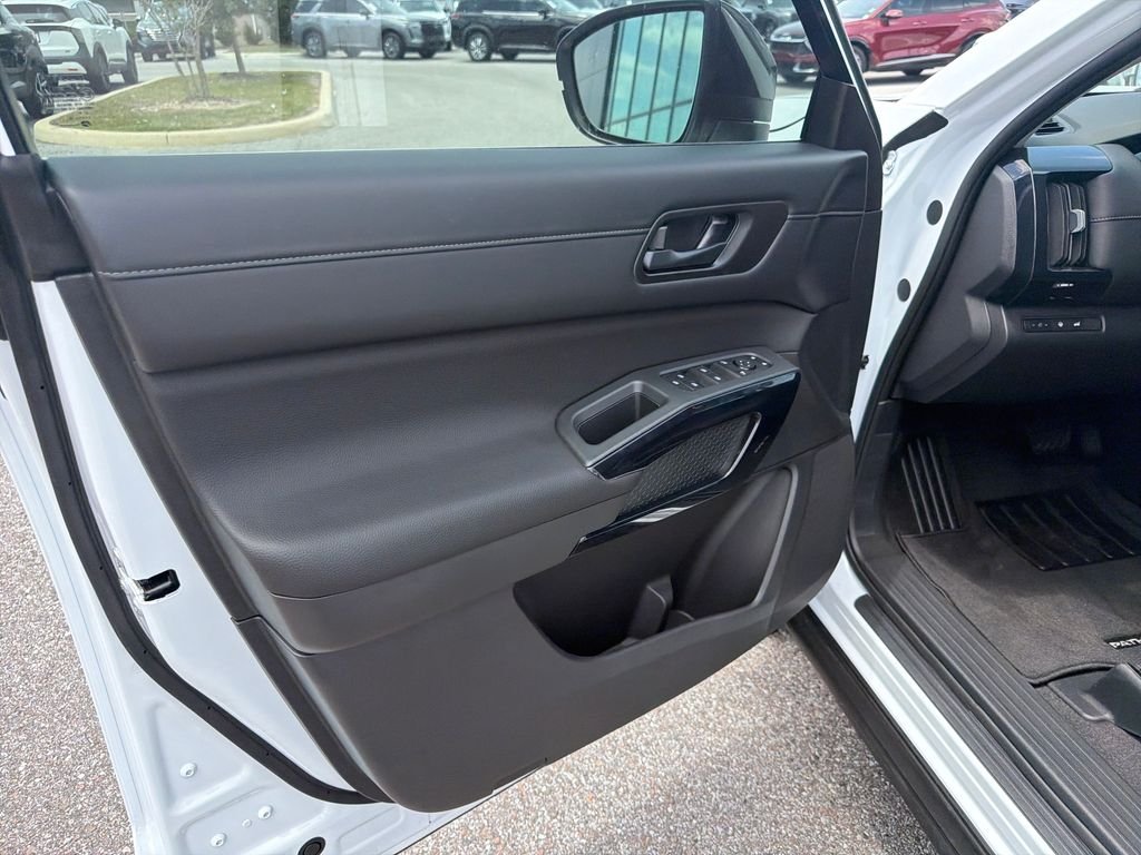 New 2026 Nissan Pathfinder SV 4D Sport Utility