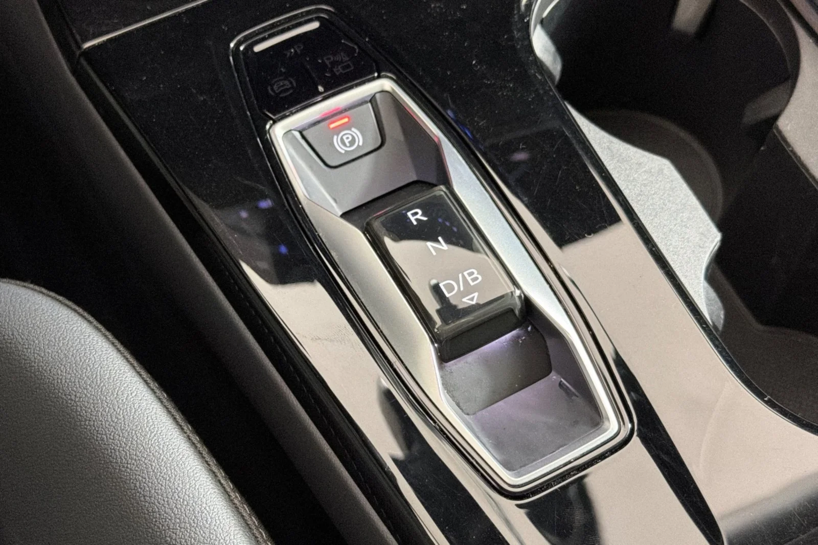 Used 2025 Magnet Gray Audi Premium quattro image 19