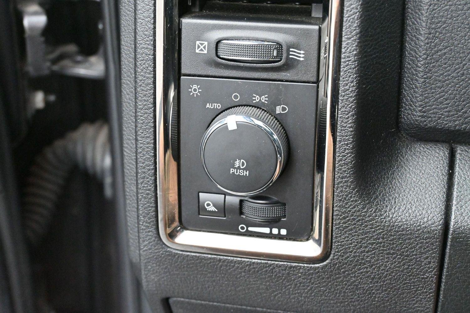 Used 2017 Granite Crystal Metallic Clearcoat Ram Sport image 26