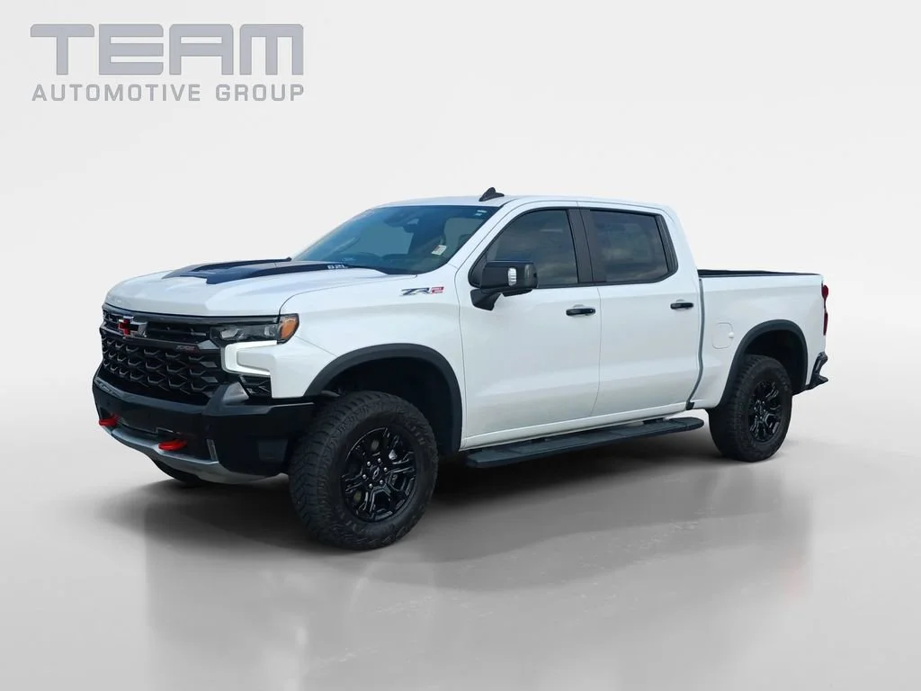Used 2025 Summit White Chevrolet ZR2 image 3