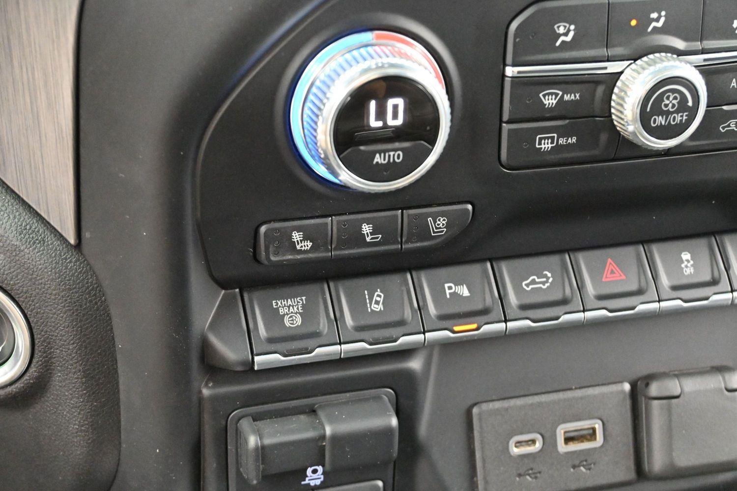 Used 2020 Onyx Black GMC Denali image 23