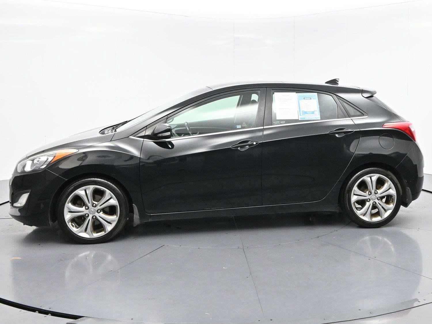 Used 2013 Black Noir Pearl Hyundai 5dr HB Auto PZEV image 3