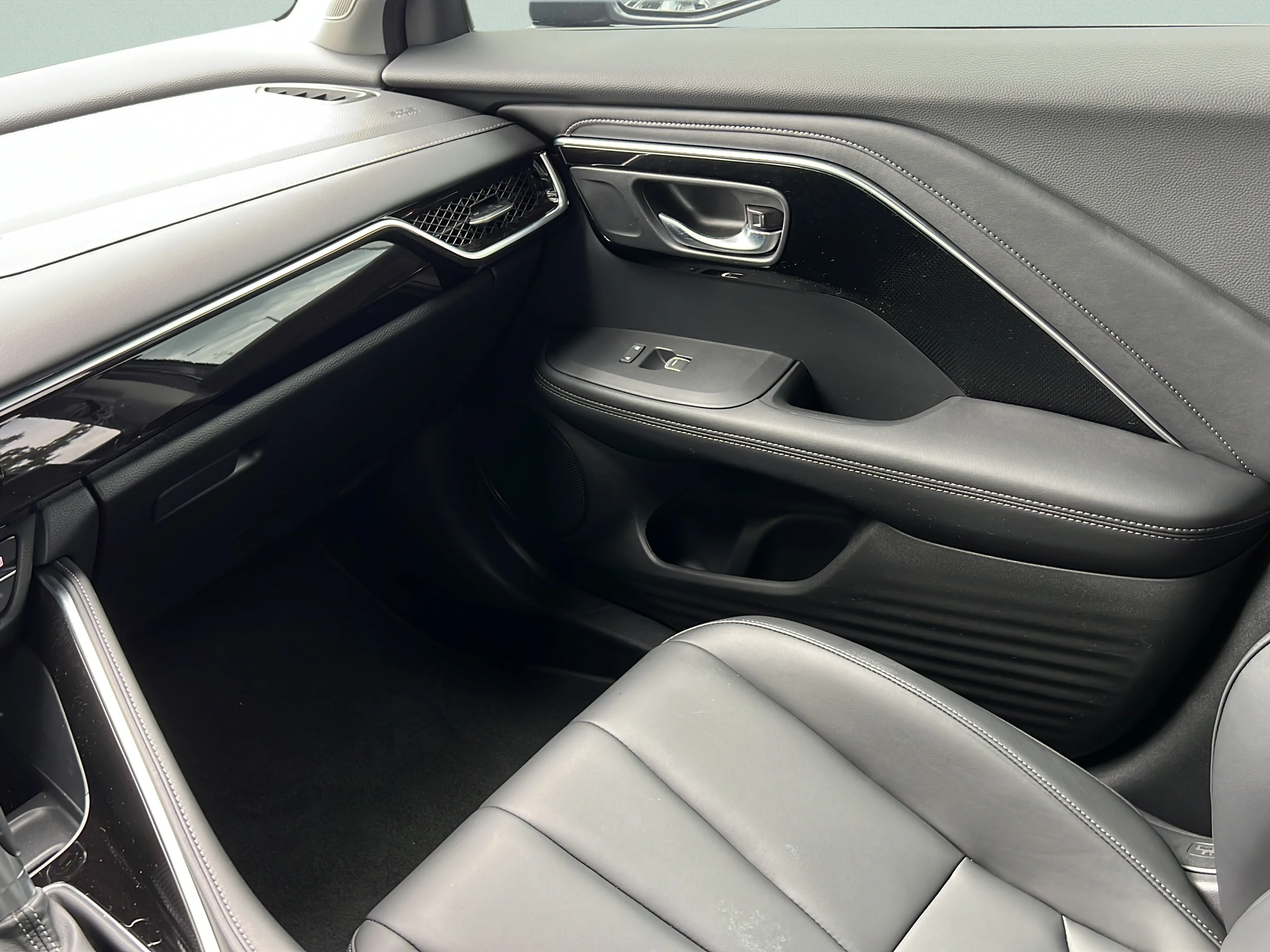 Used 2025 Crystal Black Pearl Acura Base image 16