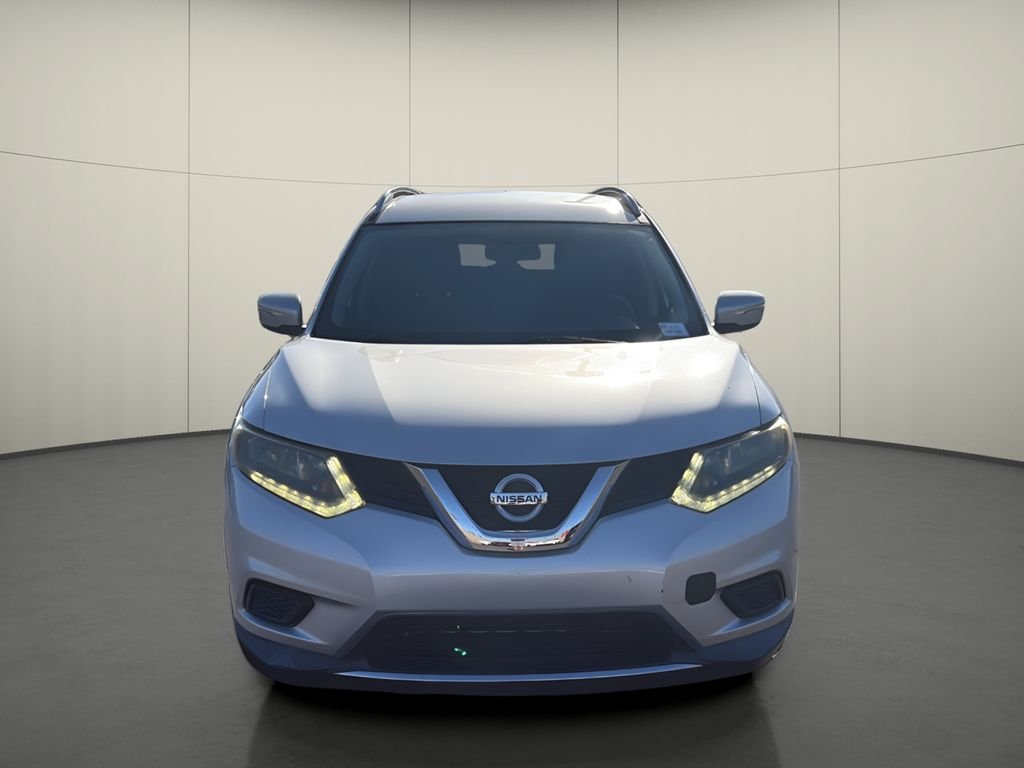 Used 2014 Silver Nissan SV image 2