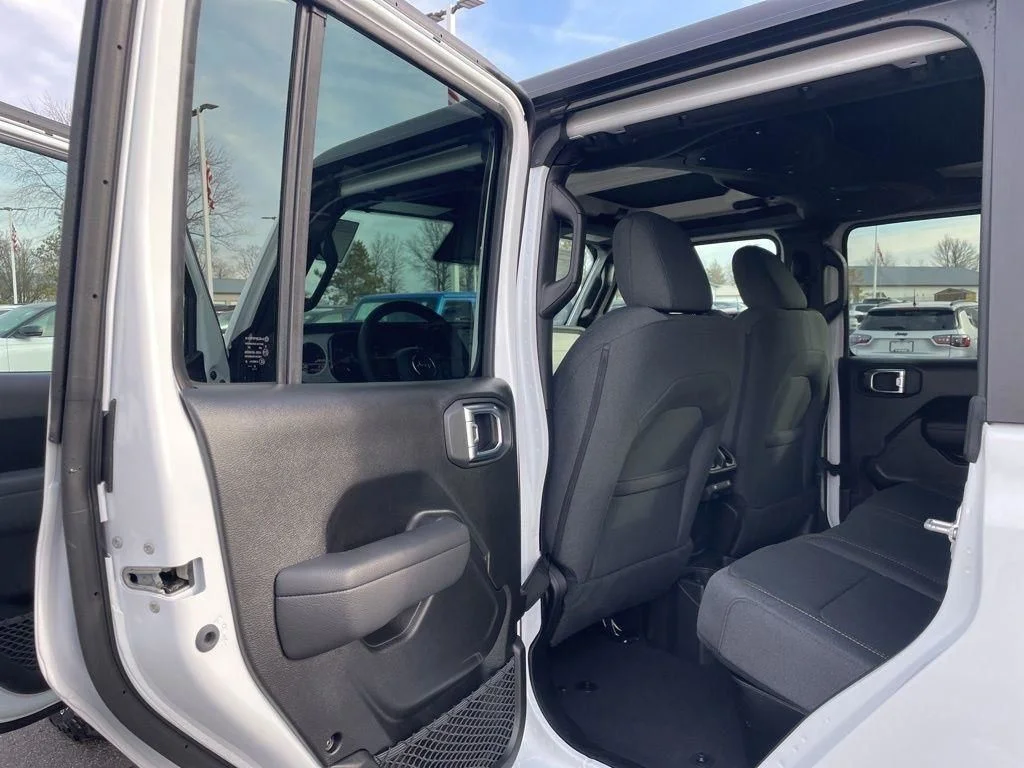 New 2026 Bright White Clear-Coat Exterior Paint Jeep Willys image 28
