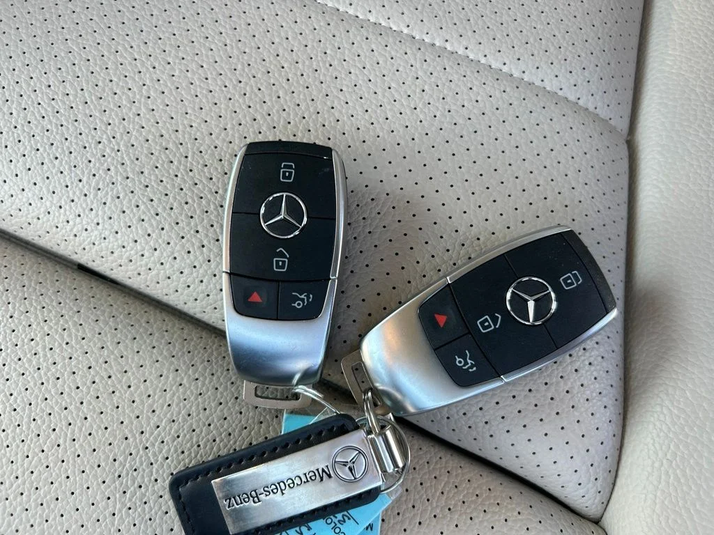 Used 2022  Mercedes-Benz GLC 300 image 26