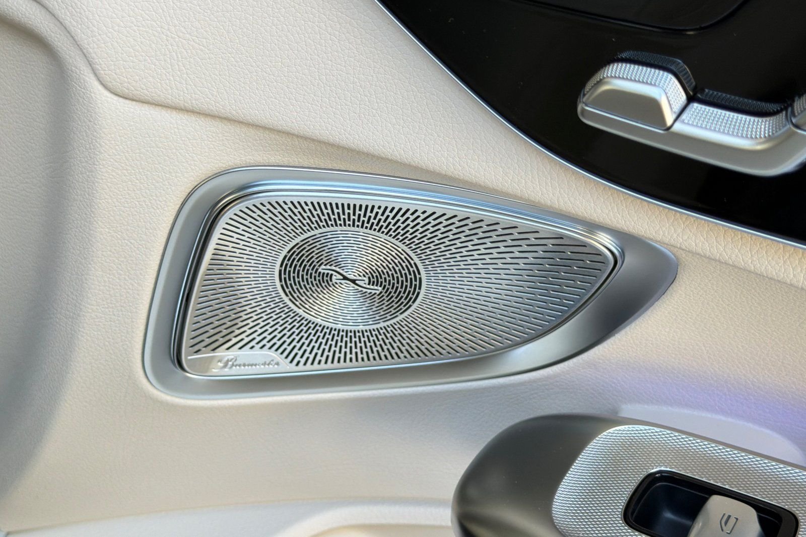 New 2026 Polar White Mercedes-Benz CLE 450 image 4