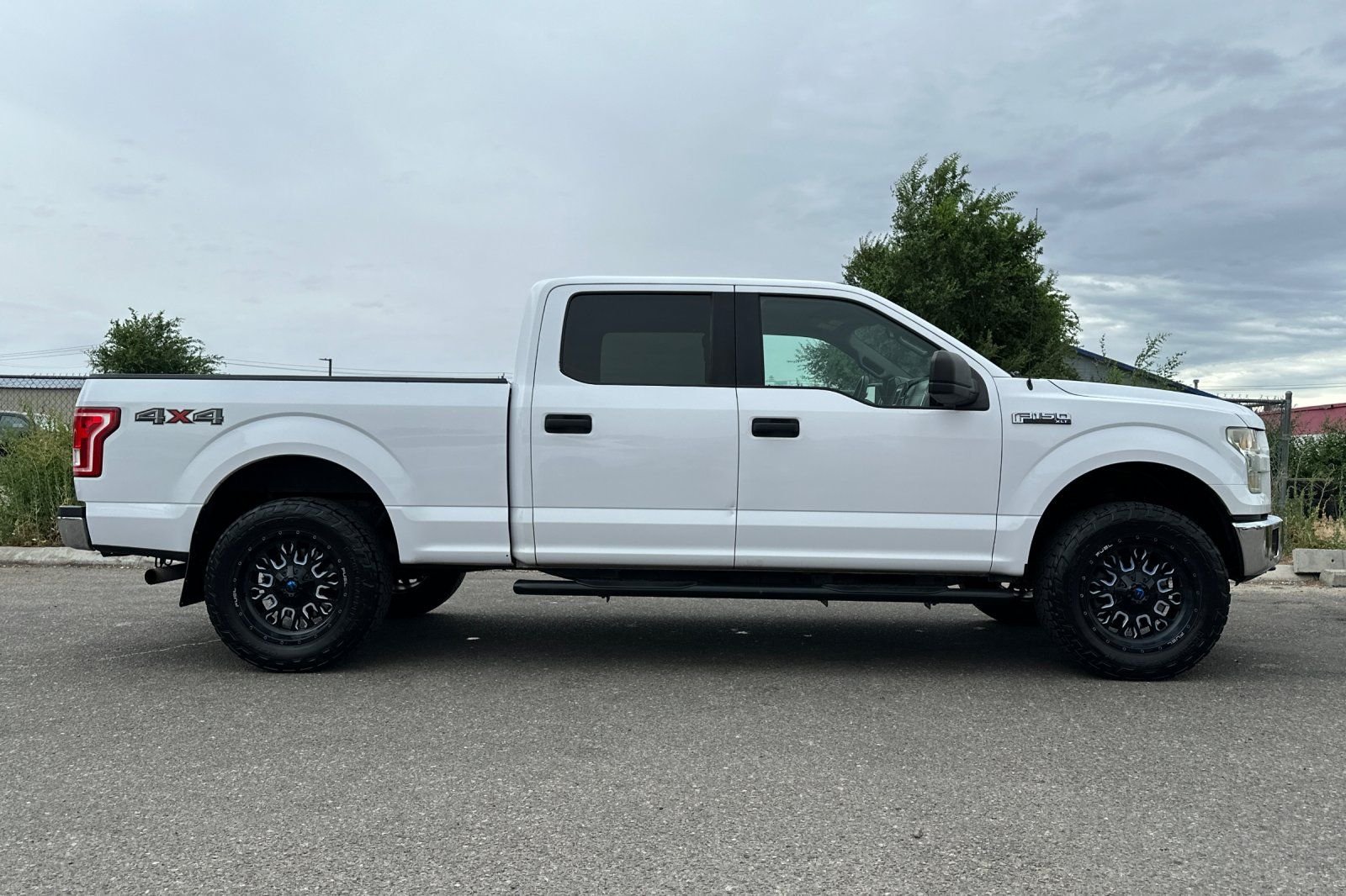 Used 2015  Ford XLT image 3