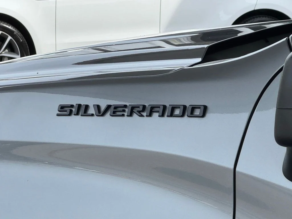 Used 2023 Gray Chevrolet Custom image 5