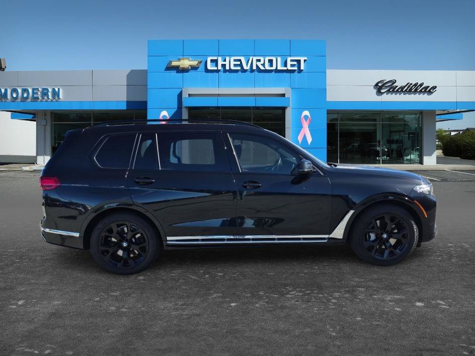 Used 2022 Black Sapphire Metallic BMW xDrive40i image 6