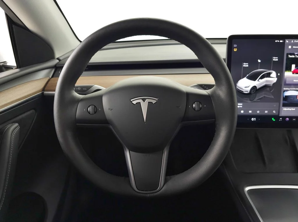 Used 2025 White Tesla Long Range image 19