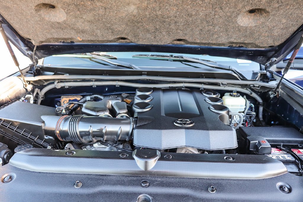 Used 2019 Nautical Blue Metallic Toyota SR5 Premium image 30