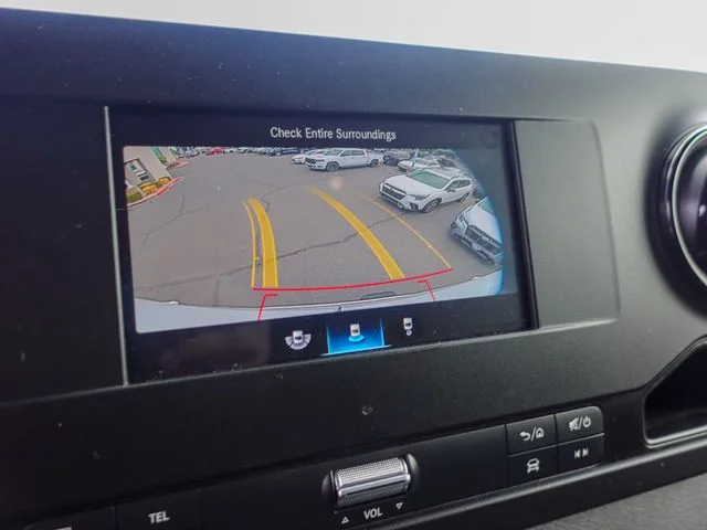 Used 2023  Mercedes-Benz Cargo 170 WB image 16