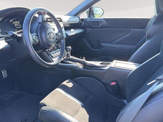 Certified Used 2022 PAVEMENT Toyota  image 5