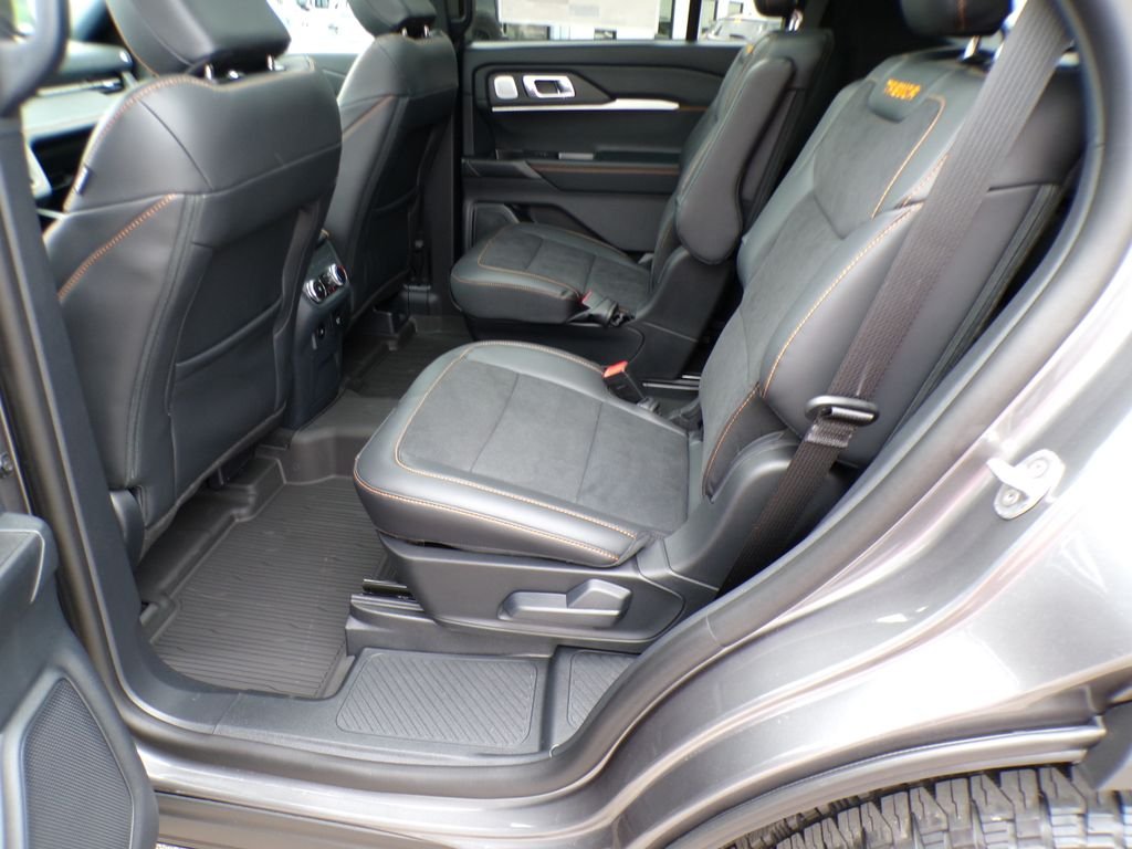 New 2026 Carbonized Gray Metallic Ford Tremor® image 30