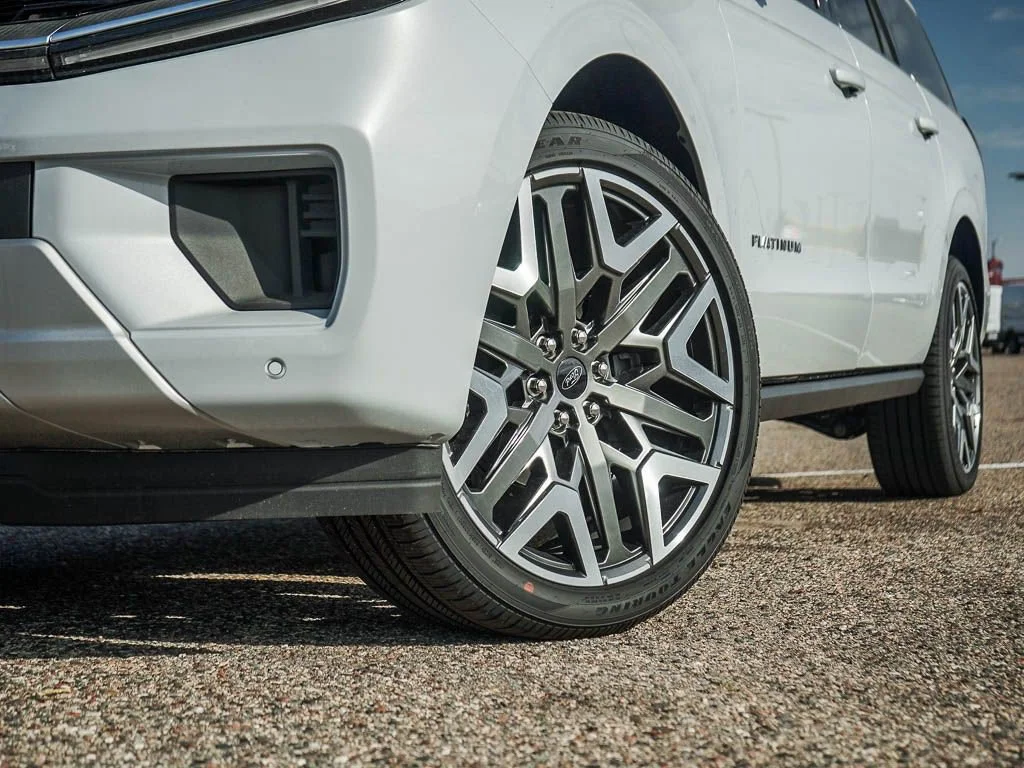 New 2026 Space Silver Metallic Ford MAX Platinum® image 5
