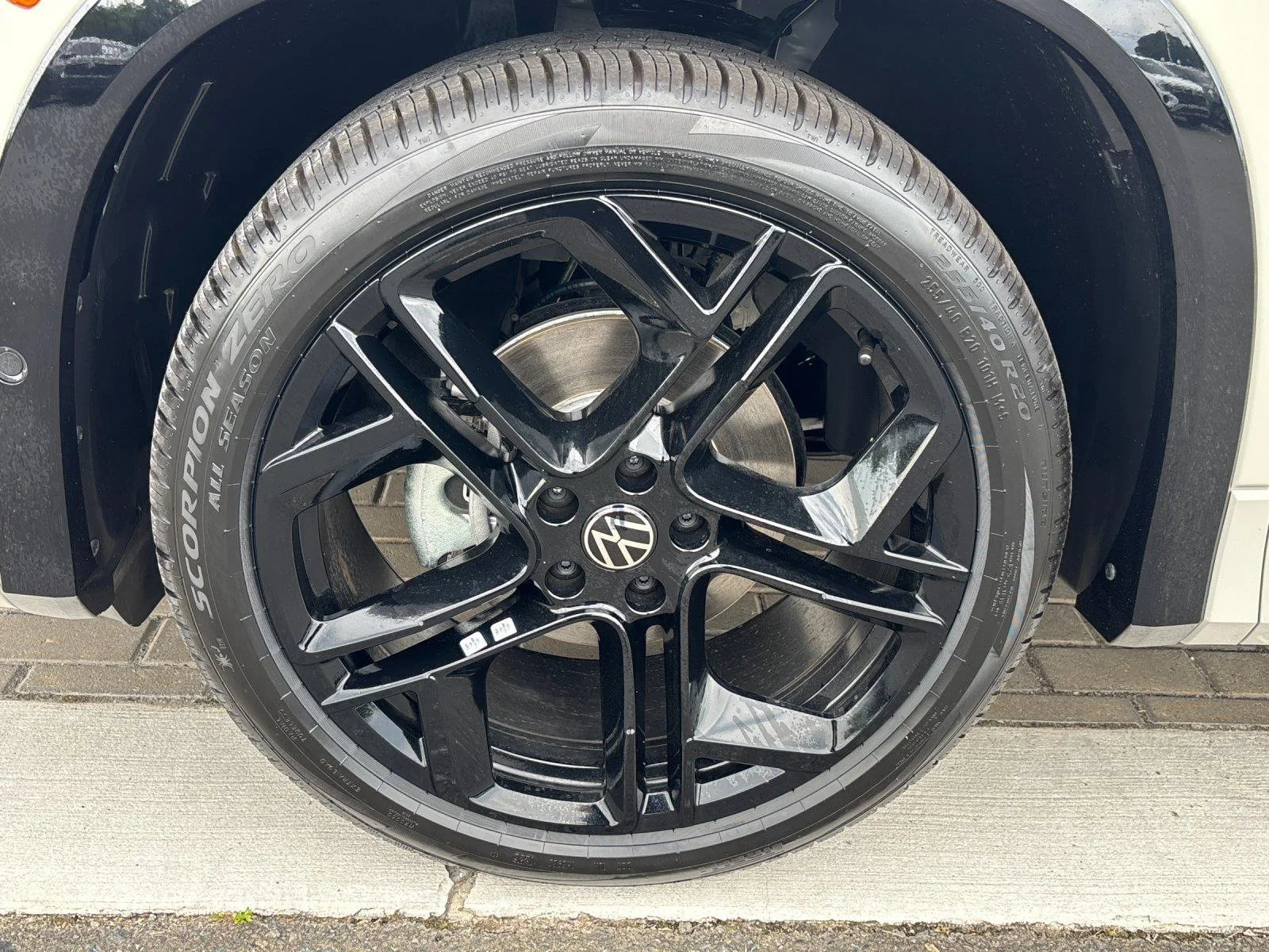 New 2026  Volkswagen SE R-Line Black image 10