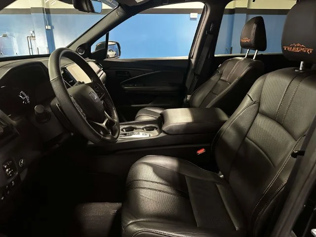 Certified Used 2025 Crystal Black Pearl Honda AWD TRAILSPORT image 17