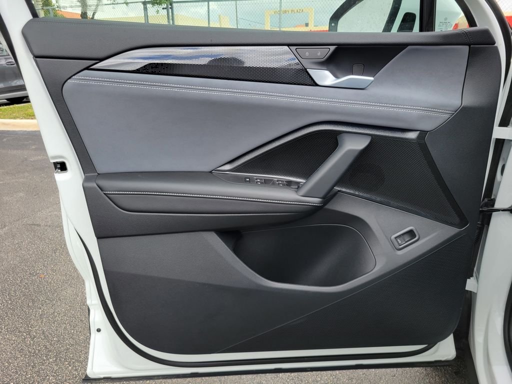 New 2026 White/off-white Volkswagen 2.0T SE image 11