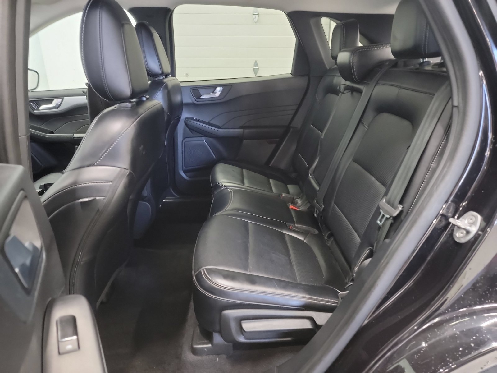 Used 2023 Black Metallic Ford Platinum image 26