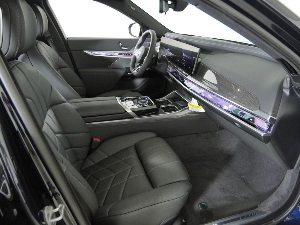 New 2026 Carbon Black Metallic BMW xDrive60 image 21