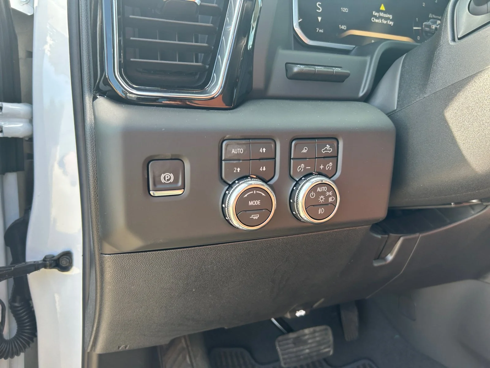 New 2026 Glacier White Tricoat GMC Denali Ultimate image 16