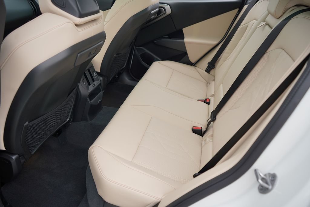 Used 2026 Alpine White BMW 30 xDrive image 19