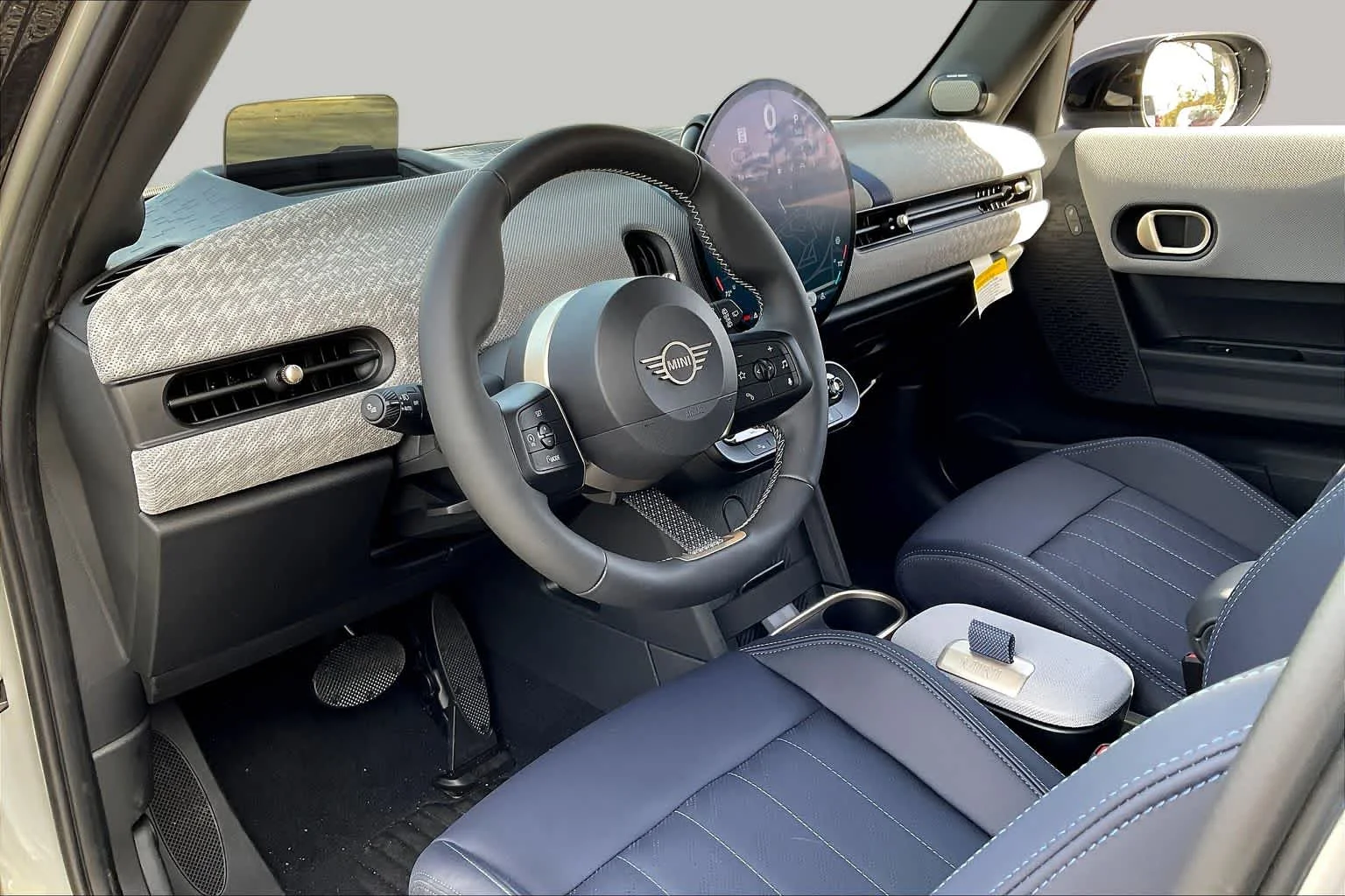 Used 2025 Melting Silver III Metallic MINI Cooper S image 17
