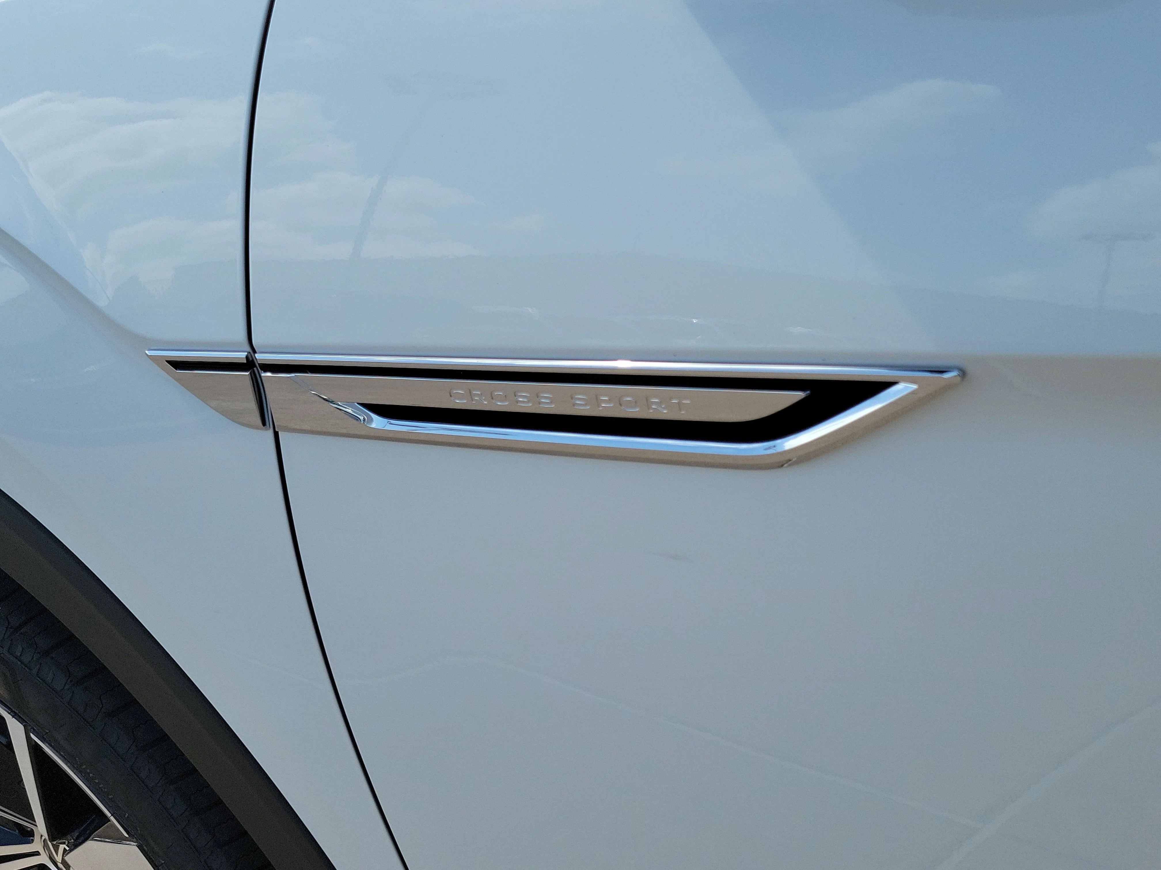 New 2026 White Volkswagen 2.0T SEL Premium R-Line image 10