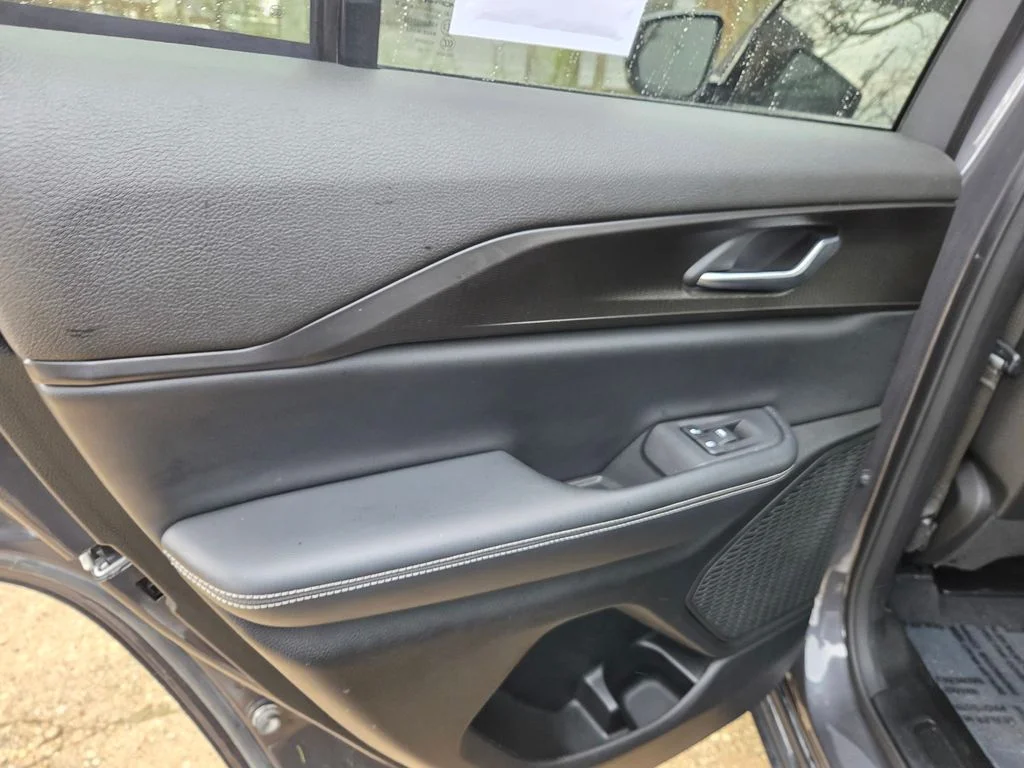 Used 2023 Gray Jeep Altitude X image 39