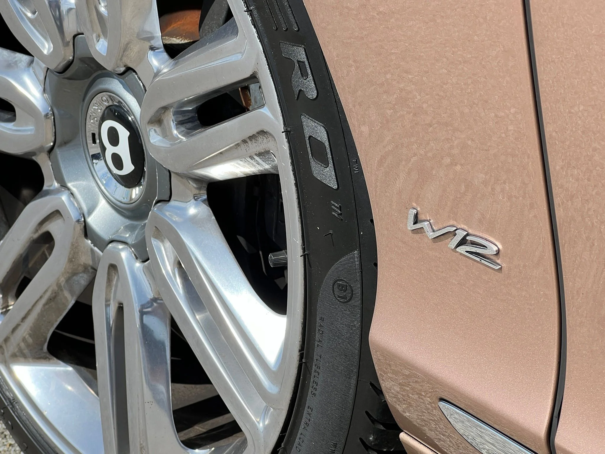 Used 2017 Gold Bentley W12 image 18